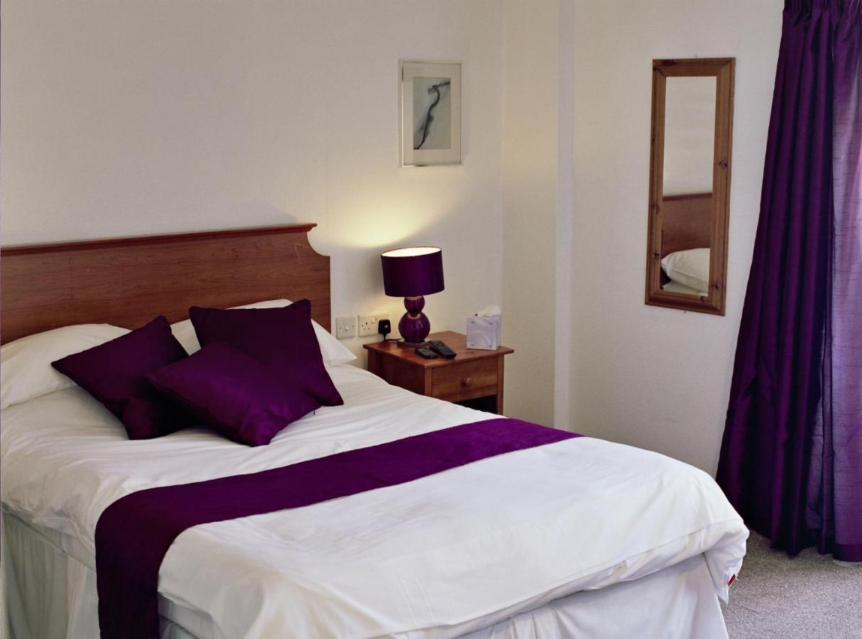 The Spread Eagle Hotel Jedburgh Oda fotoğraf